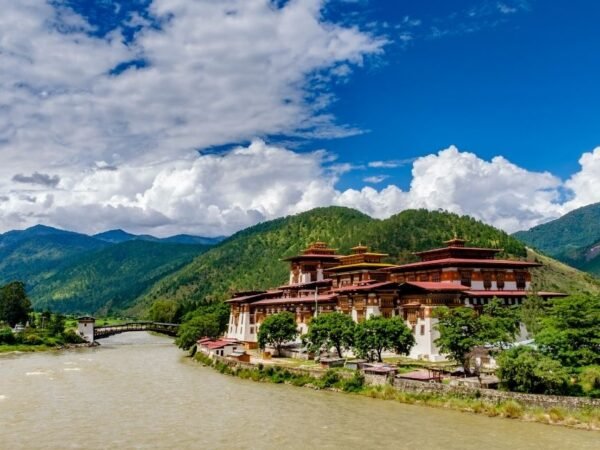 Bhutan: Thimphu-Gangtey-Punakha-Paro